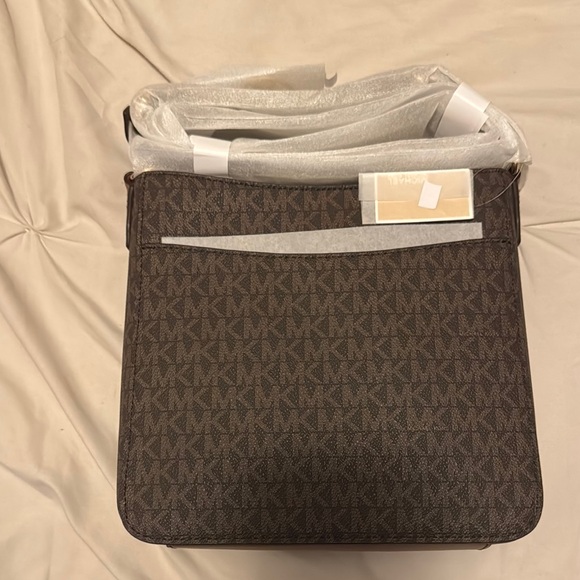 Michael Kors Brown Bag - Picture 5 of 9